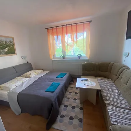 U Adky ゲストハウス Podhájska