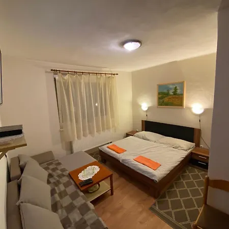 U Adky ゲストハウス